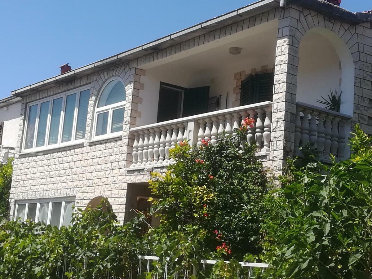 Apartman Lorena Stari Grad  Exterior foto